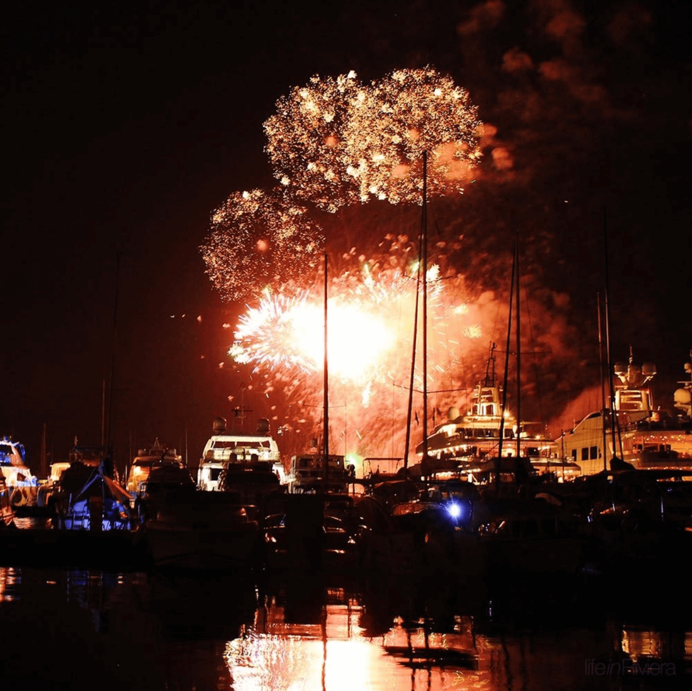 Capodanno di Gala in Yacht con Cena Servita e Fuochi d’Artificio