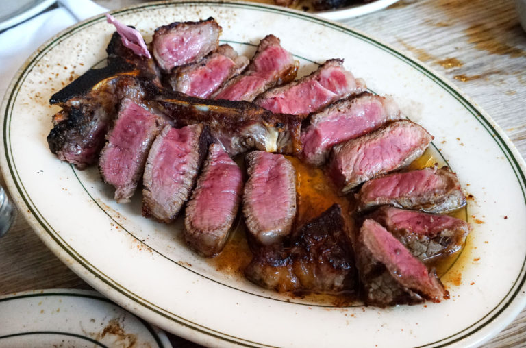 Le migliori Steakhouse di New York: info e consigli utili su dove mangiare carne a Nyc