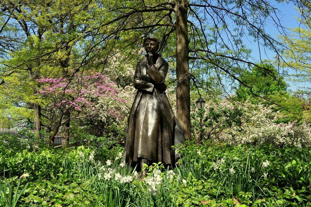 monumenti a New York Eleanor Roosevelt Memorial.jpg