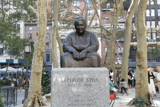 monumenti a New York Gertrude Stein
