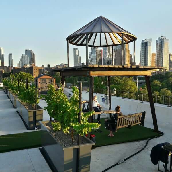 Rooftop di New York: 10 locali panoramici da non perdere Rooftop Reds