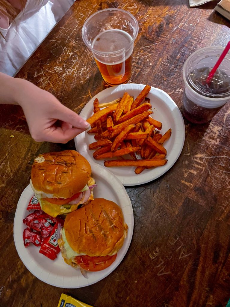 Dove mangiare a New York: 8 Hamburger da non perdere